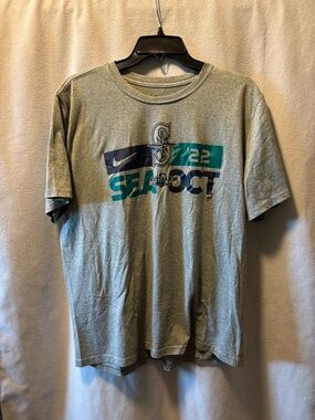 Nike Gray Tee with Teal & Navy Mariners Graphic